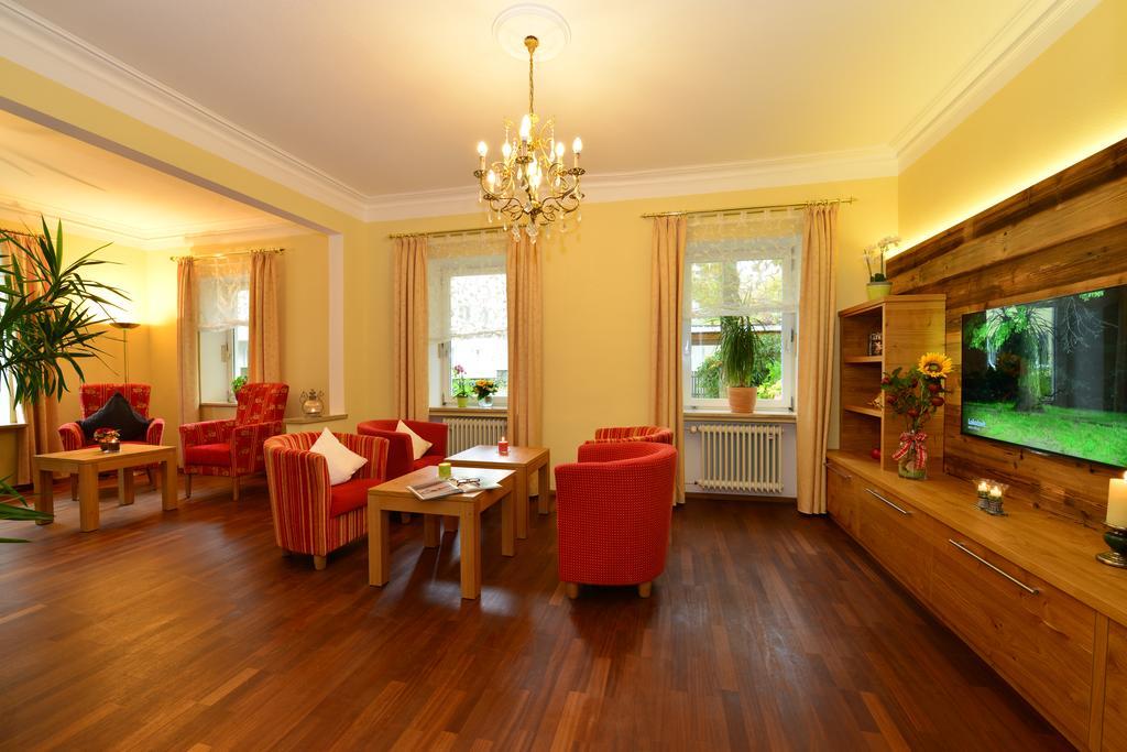 Hotel Marienhof บาดวือริสโฮเฟิน ภายนอก รูปภาพ